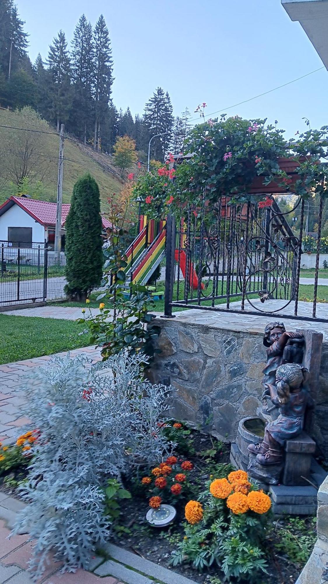 La Cascade 2 Hotell Moeciu De Sus Exteriör bild