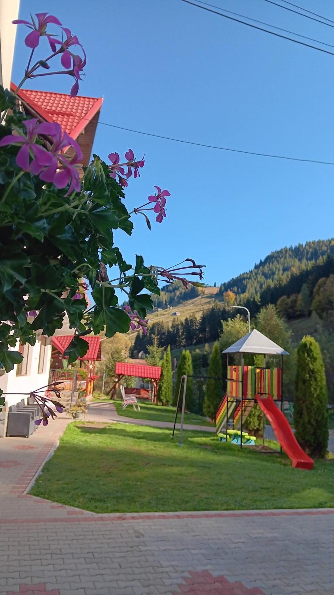 La Cascade 2 Hotell Moeciu De Sus Exteriör bild